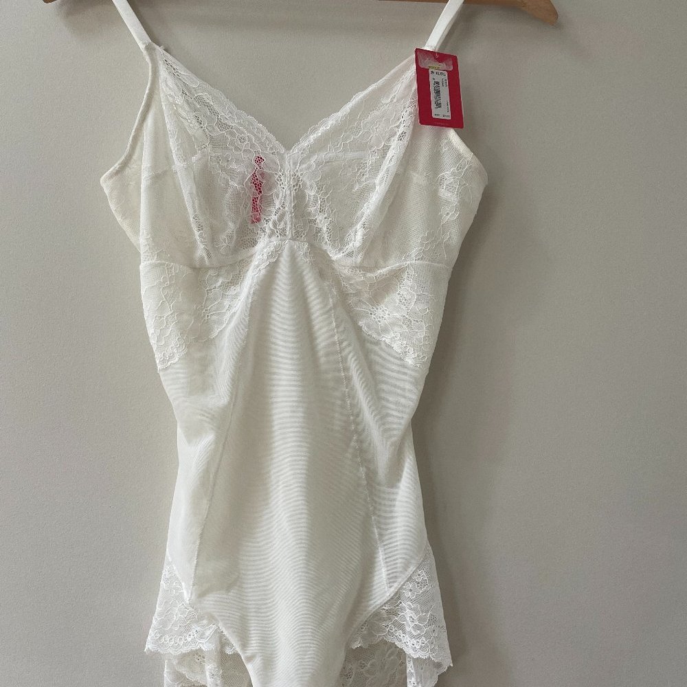 Spanx Clean White Bodysuit Lace NWT XL